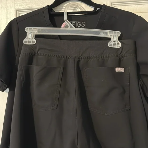 Figs Black Jogger Scrub Set - Picture 6 of 6